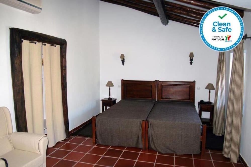 ホテル Convento Da Provenca ポルタレグレ エクステリア 写真